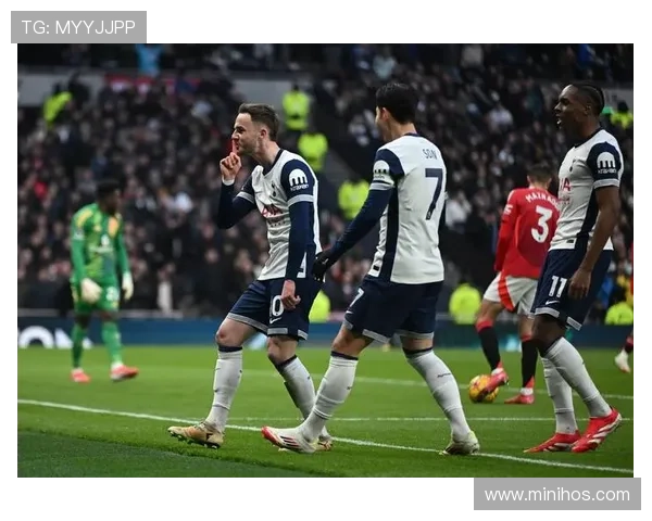 热刺中场对 Son 的支持