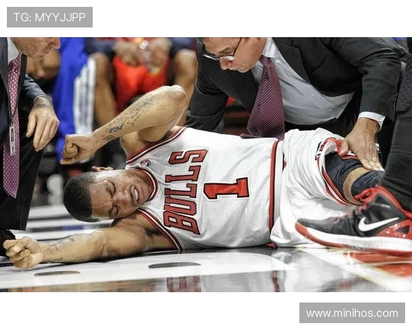 德里克·罗斯通过挡拆提升突破效率，带动球队关键时刻得分爆发