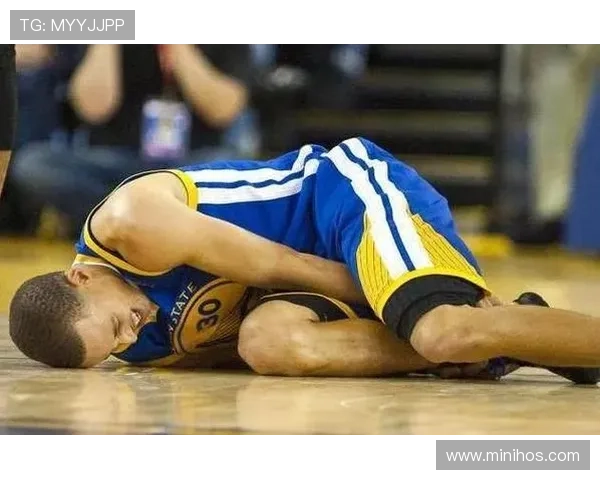 斯蒂芬·卡斯尔高位挡拆撕裂库里防守效率暴增